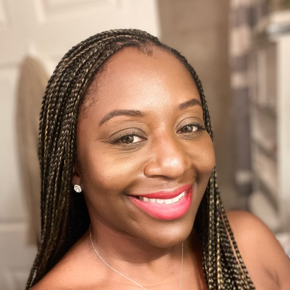 Meet your Posher, Kadia